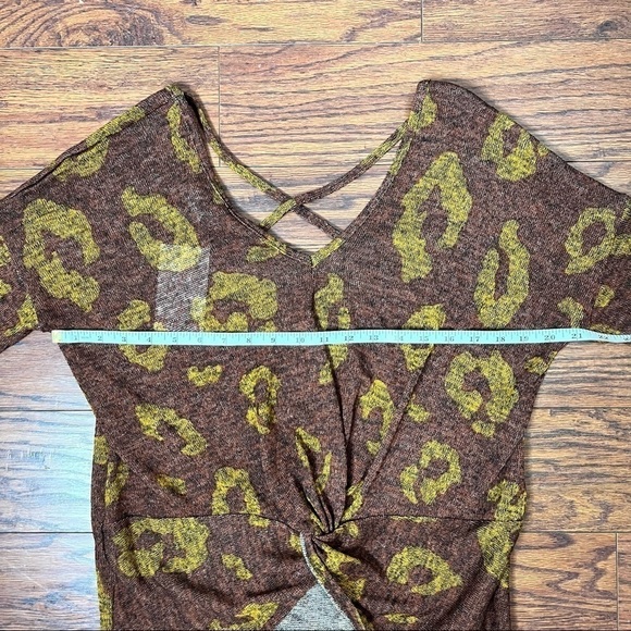 Boutique Rust Leopard Catimal Criss Cross Knotted Pull On Long Sleeve Top Small - Picture 11 of 15